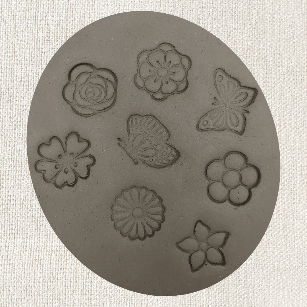 Set of 8 flowers & butterflies
