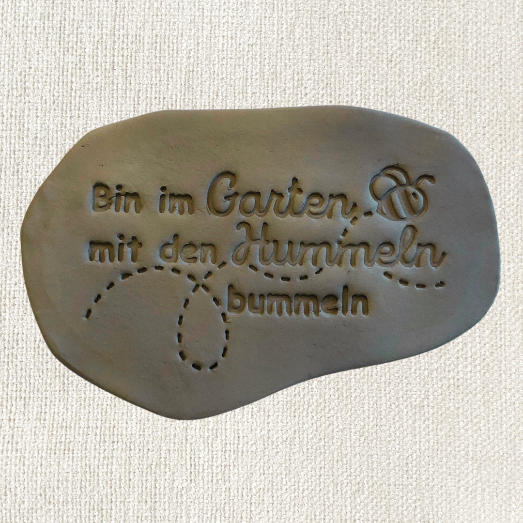 Bin im Garten mit den Hummeln bummeln