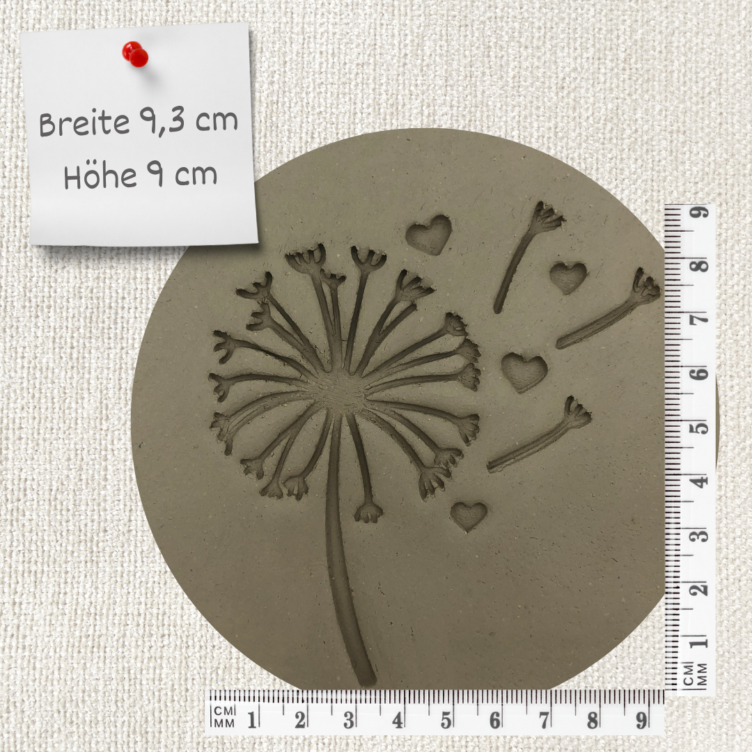 Pusteblume mit Herzen