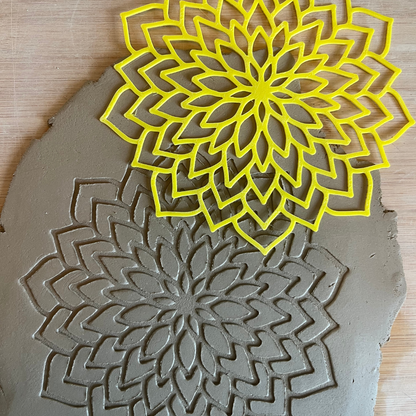 Mandala-Stern Stempel von ARTHummeln mit detailliertem Mandala-Design, zum Basteln und kreativen Gestalten.