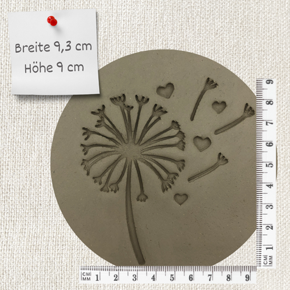 Pusteblume mit Herzen