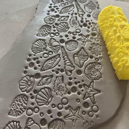 ARTHummeln Muschel Musterrolle Stempel mit Muscheldesign, ideal für Bastel- und Kreativprojekte, handgefertigter Druckstempel