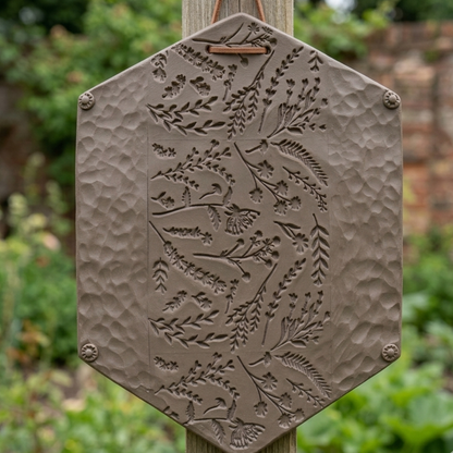 Blumenwiesen-Musterrolle von ARTHummeln, Stempelrolle mit blumigem Design, zum Stempeln auf Papier oder Stoff.