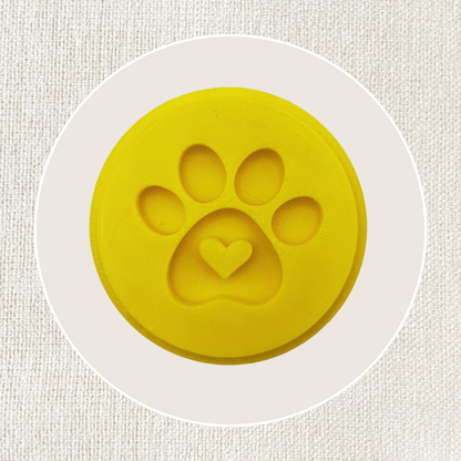 Hundepfoten-Stempel von ARTHummeln mit detailliertem Abdruck, ideal für personalisierte Tierkunst und kreative Bastelprojekte