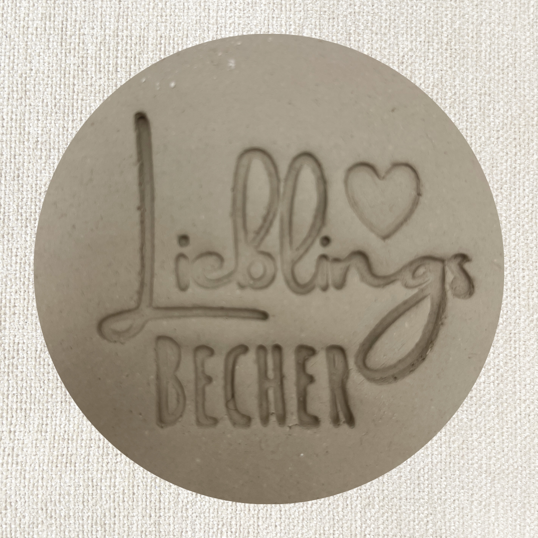 Stempel mit Lieblingsbecher Motiv von ARTHummeln, detailreiche Abbildung auf weißem Hintergrund.