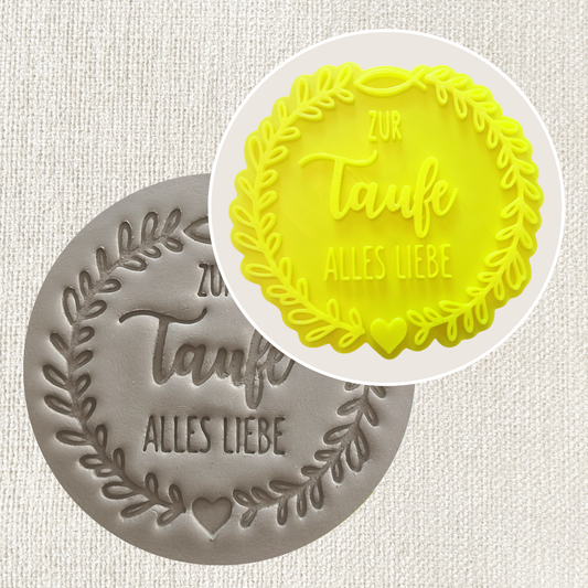 Runder ARTHummeln Stempel mit "Zur Taufe alles Liebe" Schriftzug, ideal für Taufkarten und Geschenke.