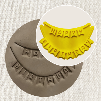 Stempelset von ARTHummeln mit Happy Birthday Girlande Motiv, ideal für kreative Geburtstagskarten und Dekorationen