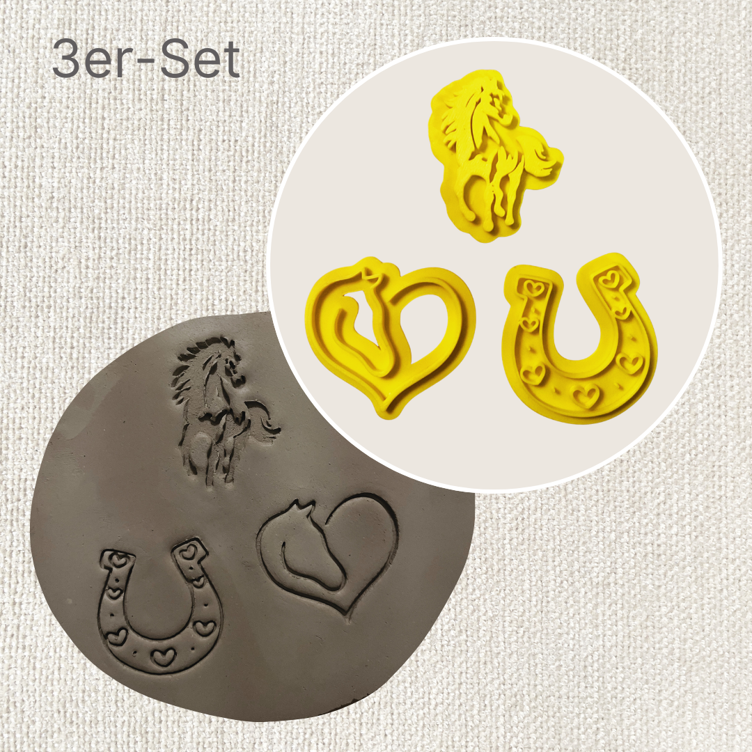Drei Pferde-Stempel im 3er Set von ARTHummeln, detaillierte Designs für kreative Bastelarbeiten und Scrapbooking.