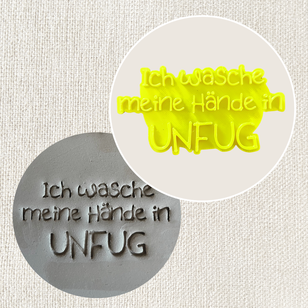 Tonstempel „Ich wasche meine Hände in Unfug / Unschuld“ für Töpferwaren, detailliertes Design, handgefertigter Keramikstempel