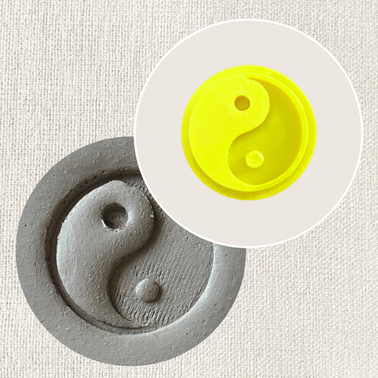 Hochwertiger Yin und Yang Tonstempel für Töpferkunst, detailreiche Handwerksarbeit im Überformen Shop für Töpferware