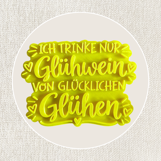 Glühwein von glücklichen Glühen