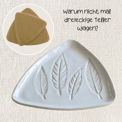 Dreieckige Töpfer Überform von ARTHummeln, handgefertigte Keramiküberform für kreative Töpferarbeiten.